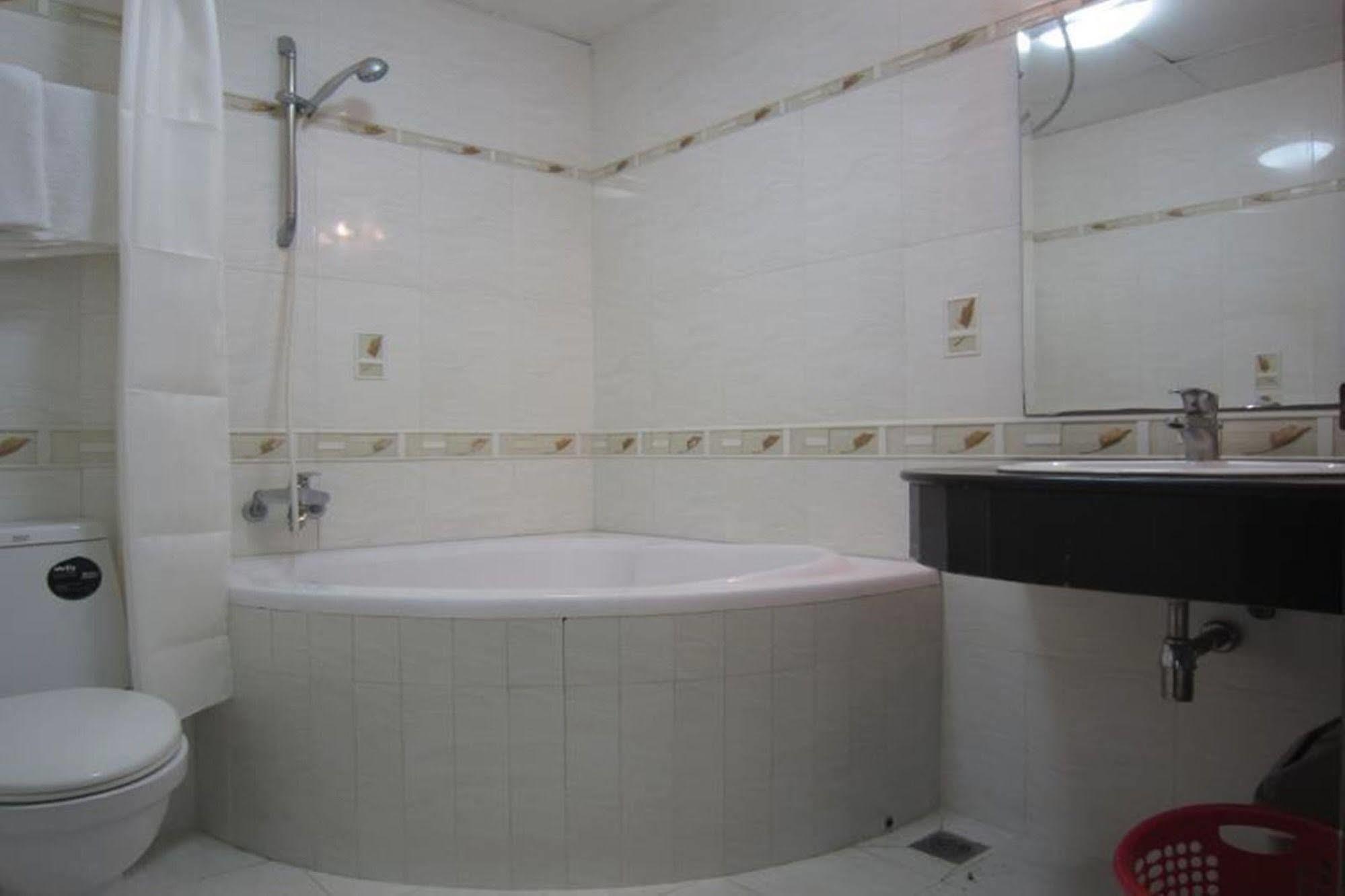 Quy Thanh Hotel Ho Chi Minh-stad Buitenkant foto